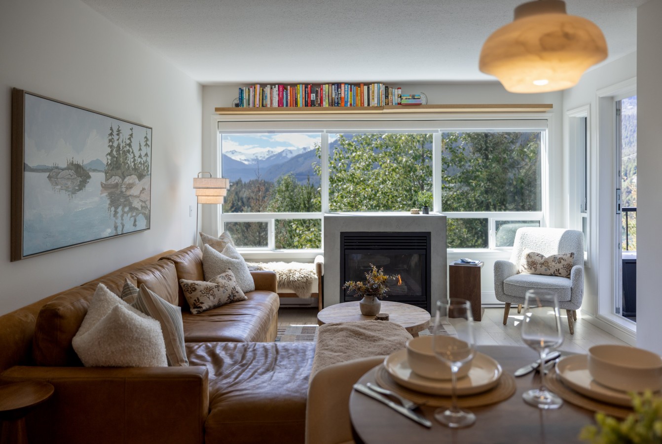 Mountain View 2br: Walk To Gondola, Hot Tub & Parking! Sleeps 4. - Canadá