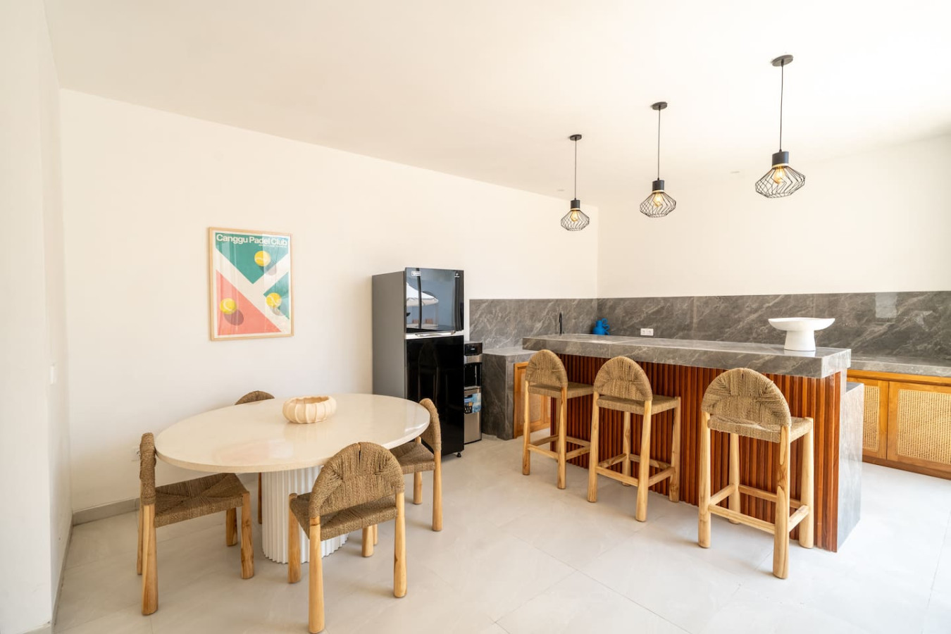 Bright Dining Corner & Kitchen Bar