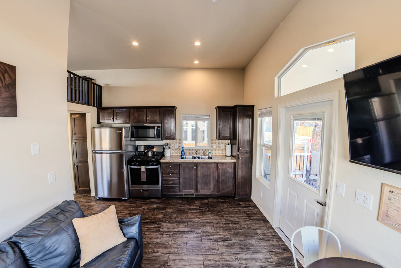 Corona Arch Cabin #04