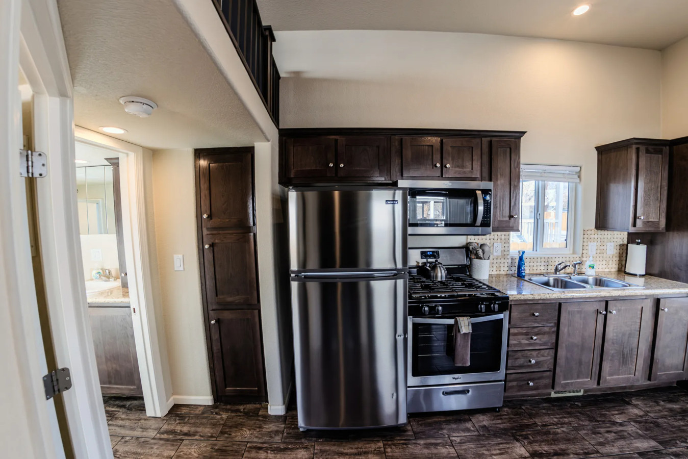 Corona Arch Cabin #04