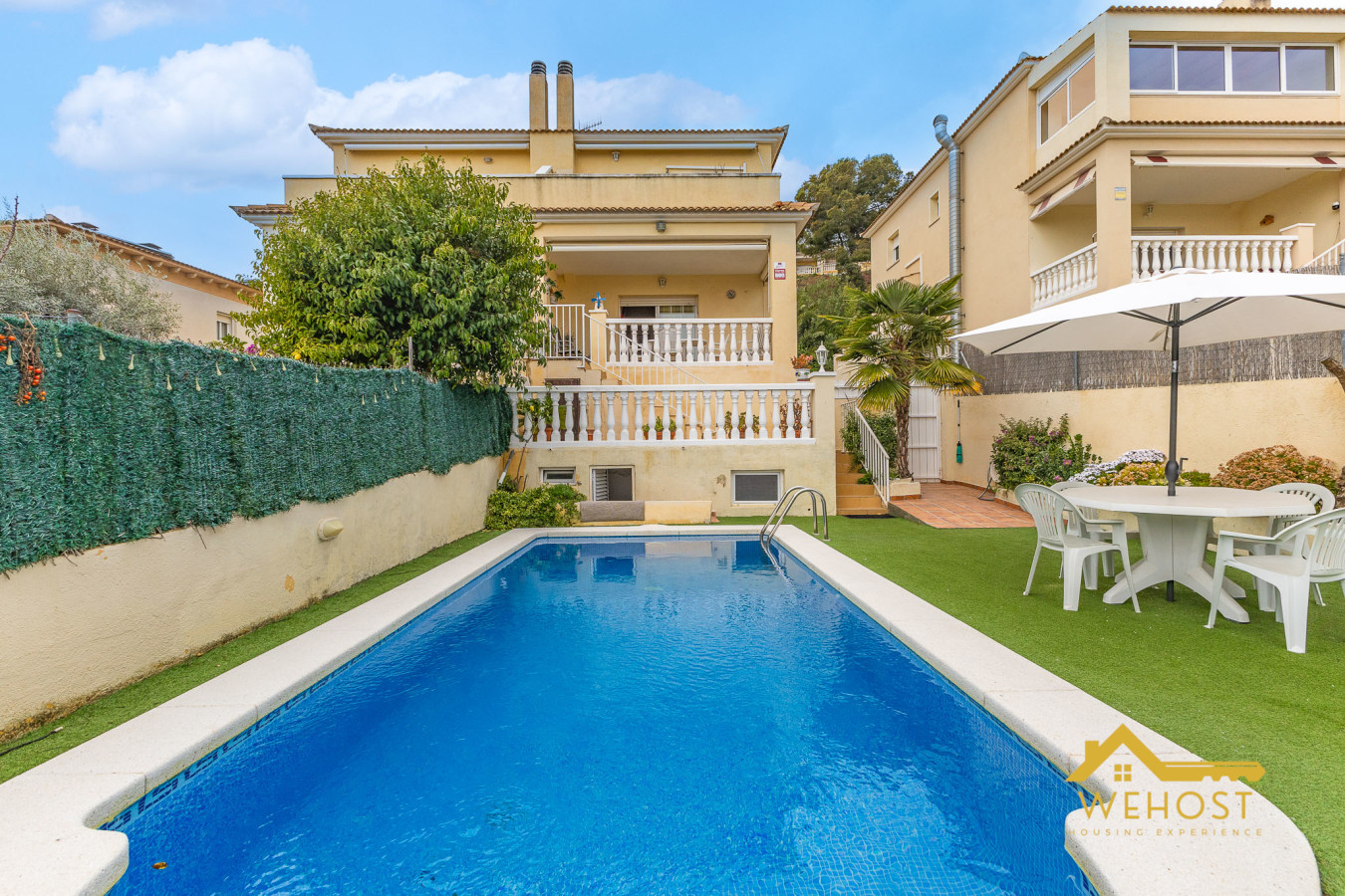 Oasis Familiar en Comarruga: Piscina y Relax