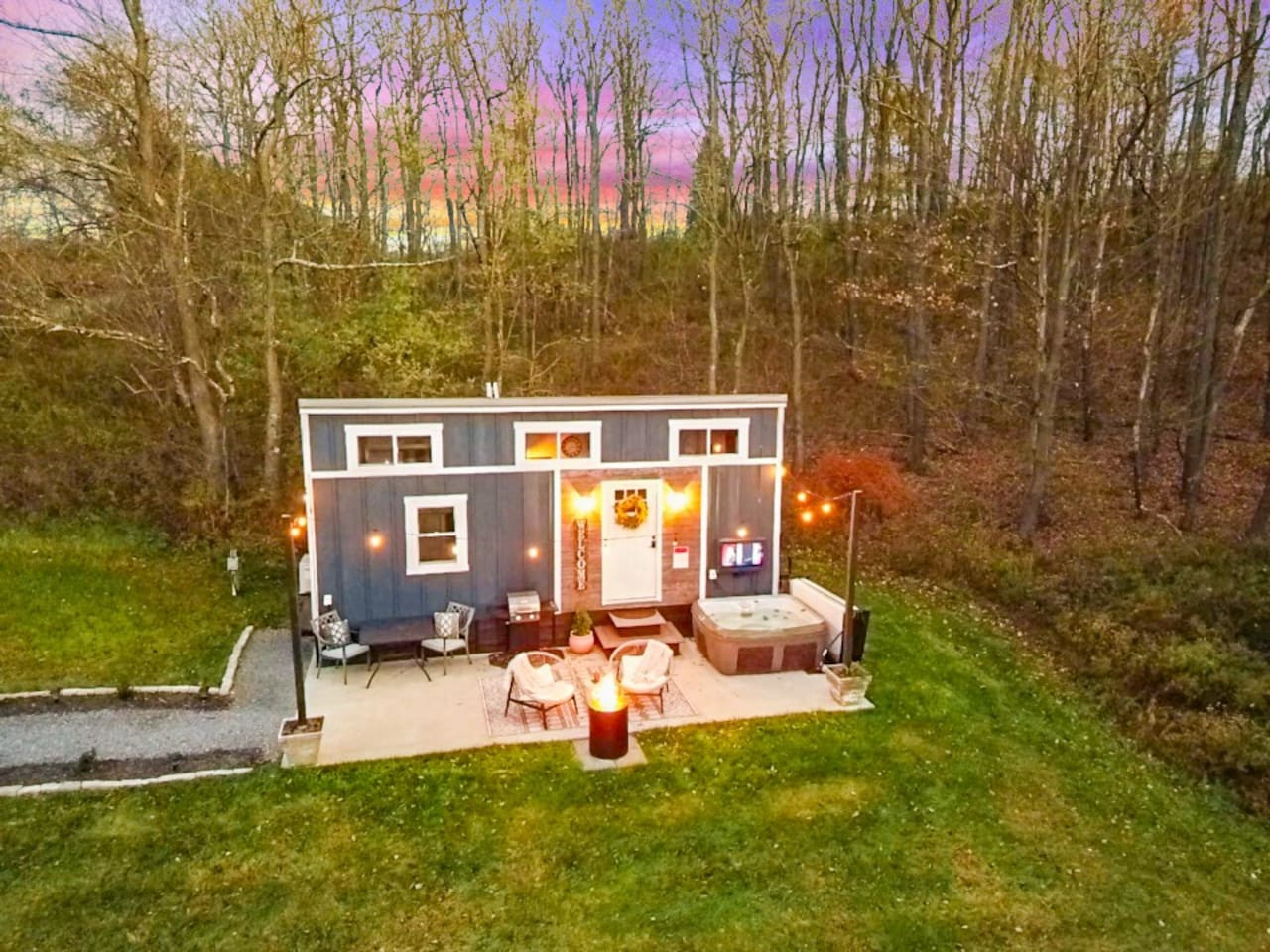 Tiny House in the Orchard; a Romantic Stay for two