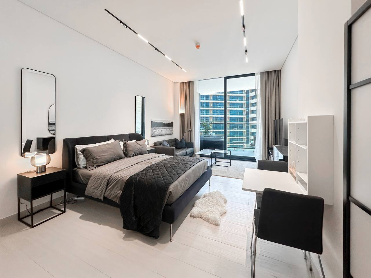 Modern Studio · Private Jacuzzi