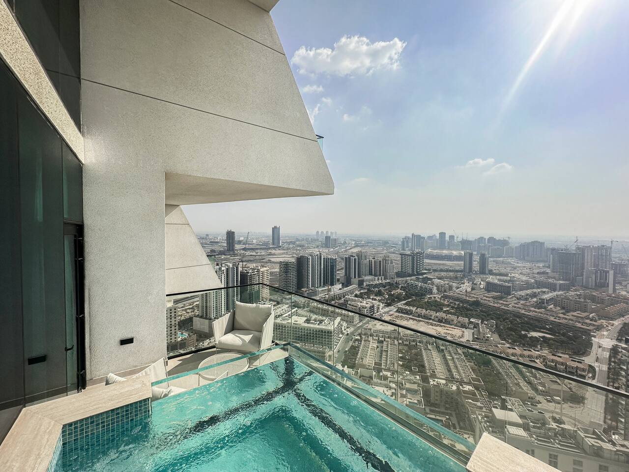 Modern & Cozy 1 Bedroom With Private Pool