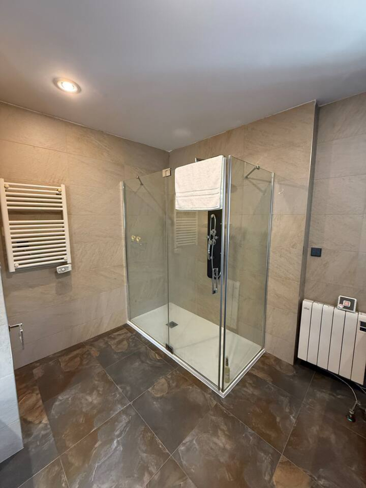 Chalet vanguardista Madrid — imagen adicional