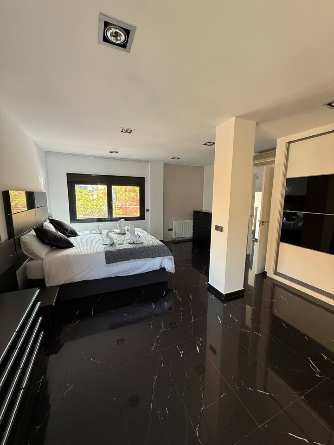 Chalet vanguardista Madrid — fachada
