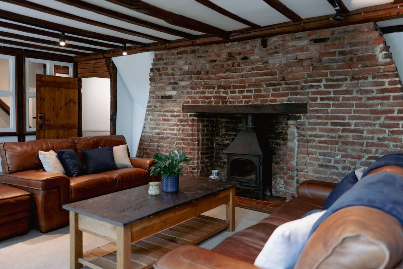 Historic Shop House | 6BR | Ideal for Contractors in 69 High Street - Property image 22 - VivreStays