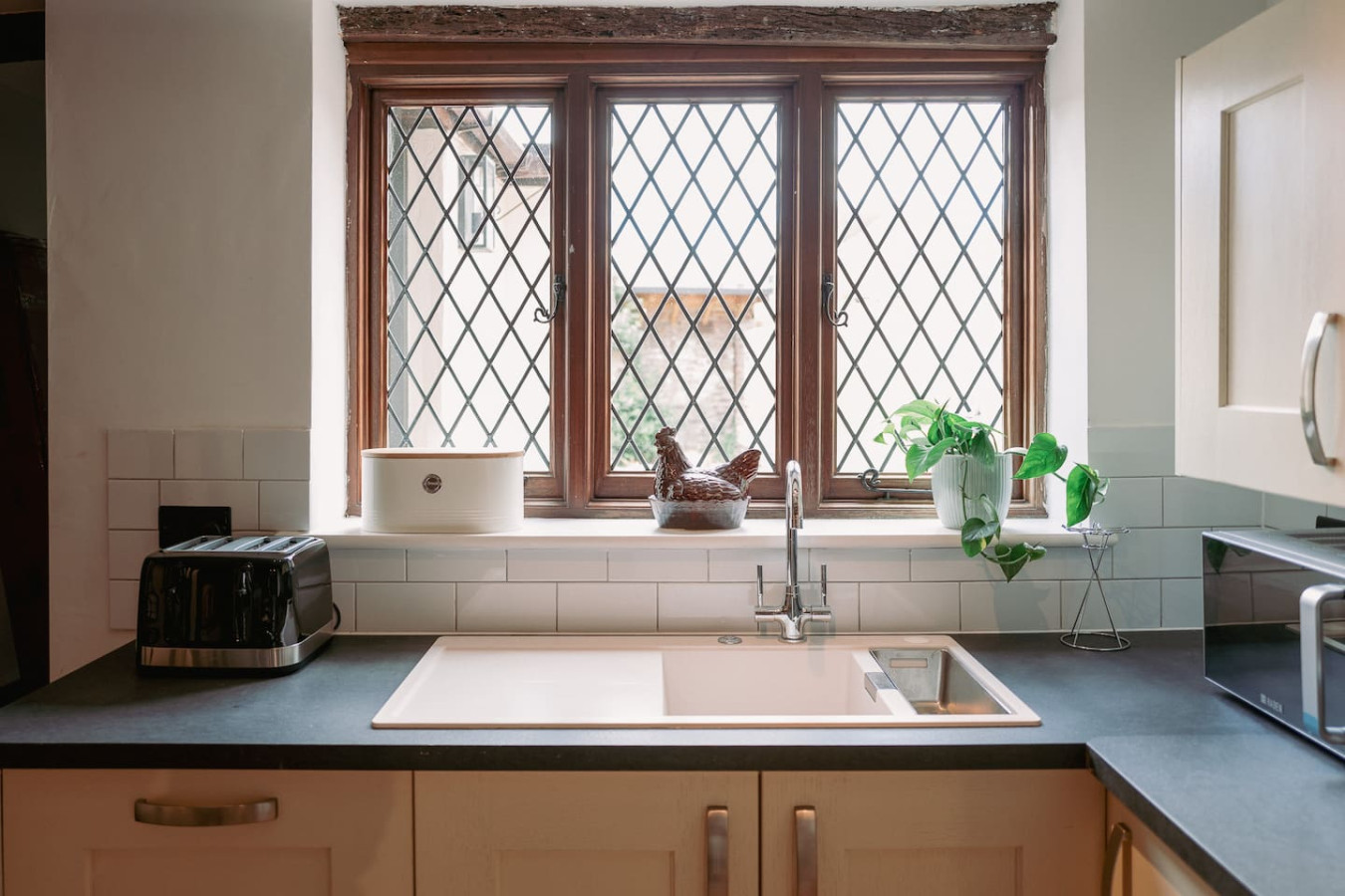 Historic Shop House | 6BR | Ideal for Contractors in 69 High Street - Property image 31 - VivreStays