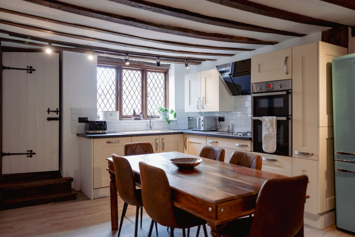 Historic Shop House | 6BR | Ideal for Contractors in 69 High Street - Property image 34 - VivreStays