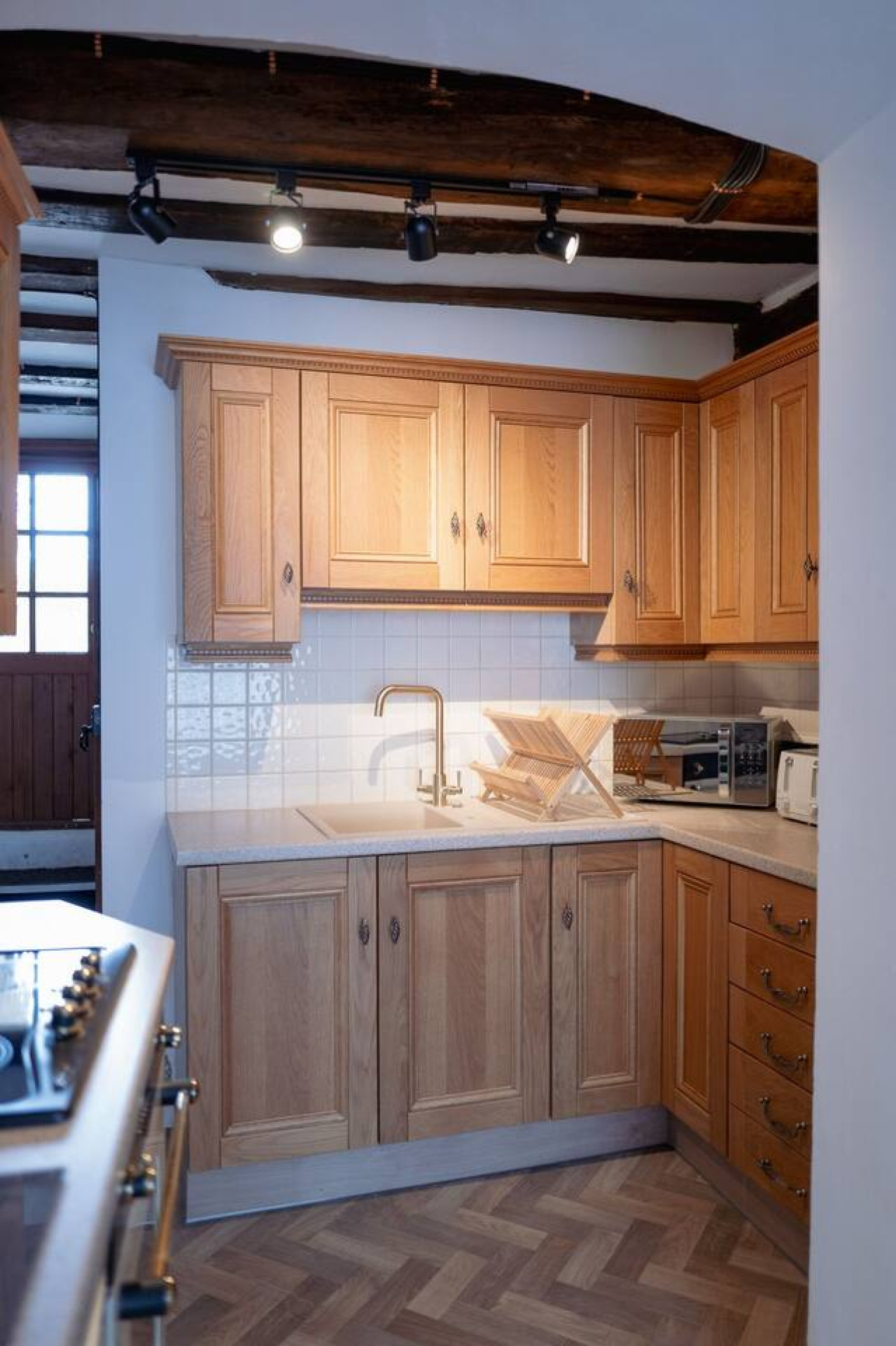Historic Shop House | 6BR | Ideal for Contractors in 69 High Street - Property image 6 - VivreStays