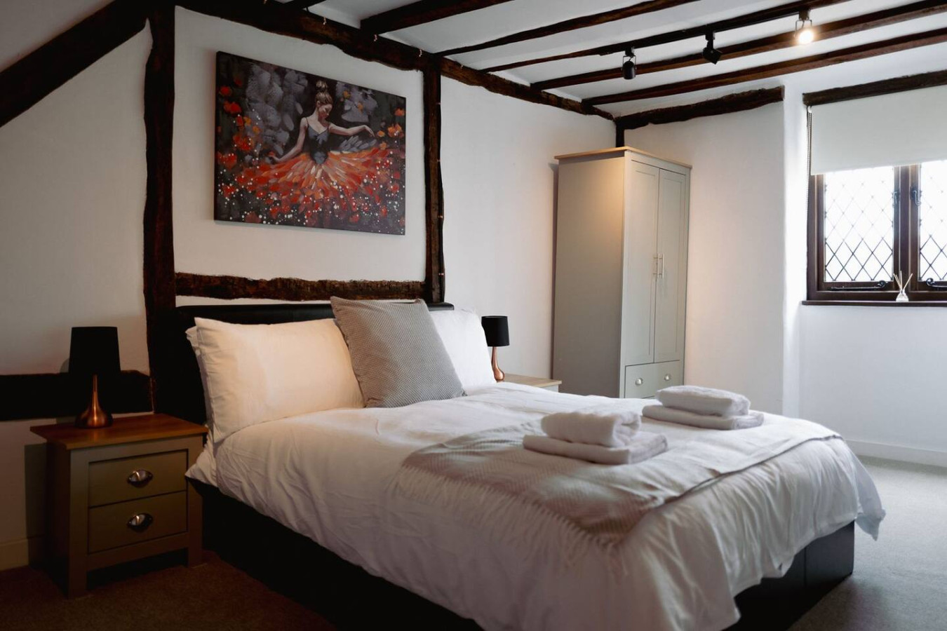 Historic Shop House | 6BR | Ideal for Contractors in 69 High Street - Property image 28 - VivreStays