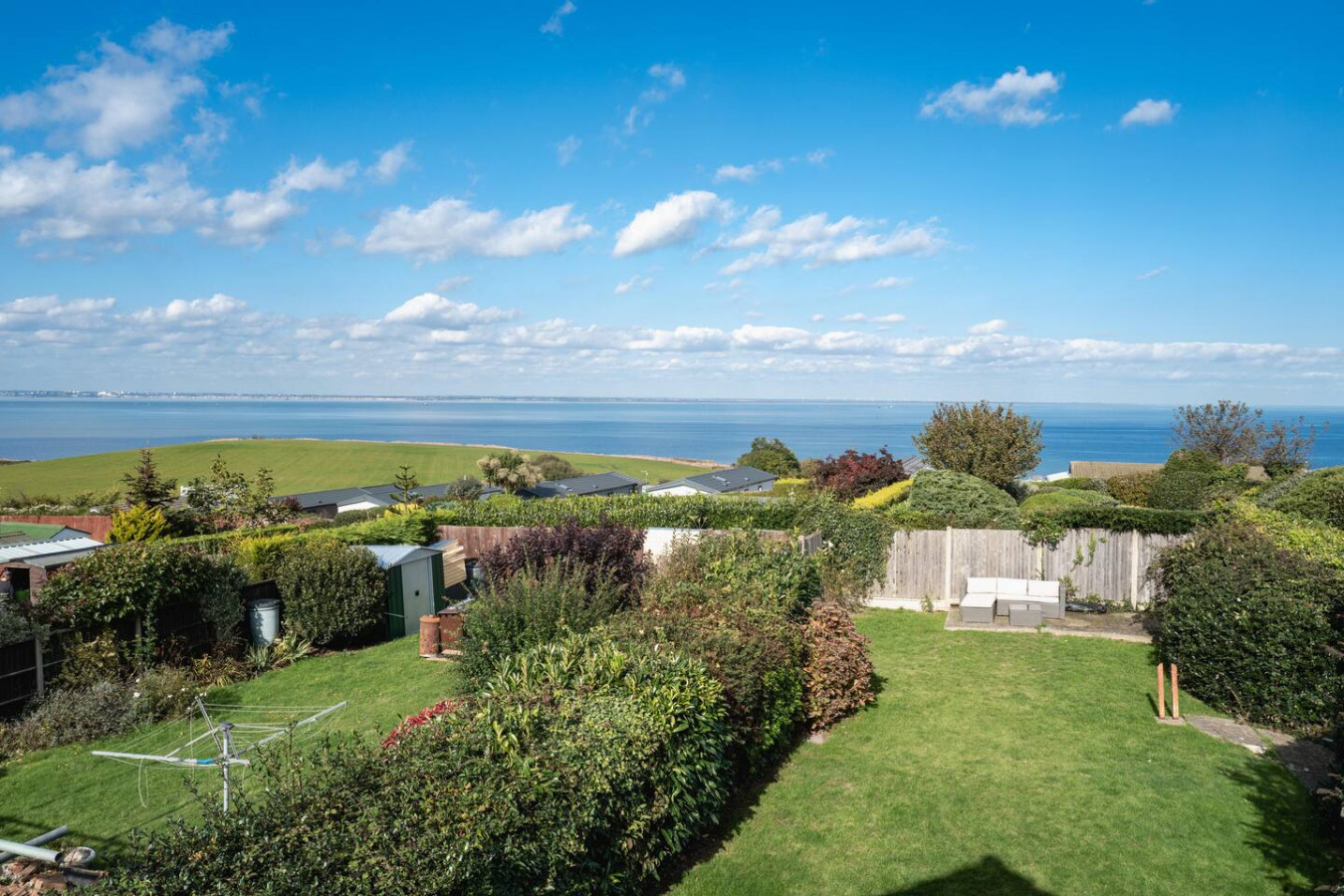 Accessible Clifftop Home with Sea View in 12 Cliff Gardens - Property image 4 - VivreStays