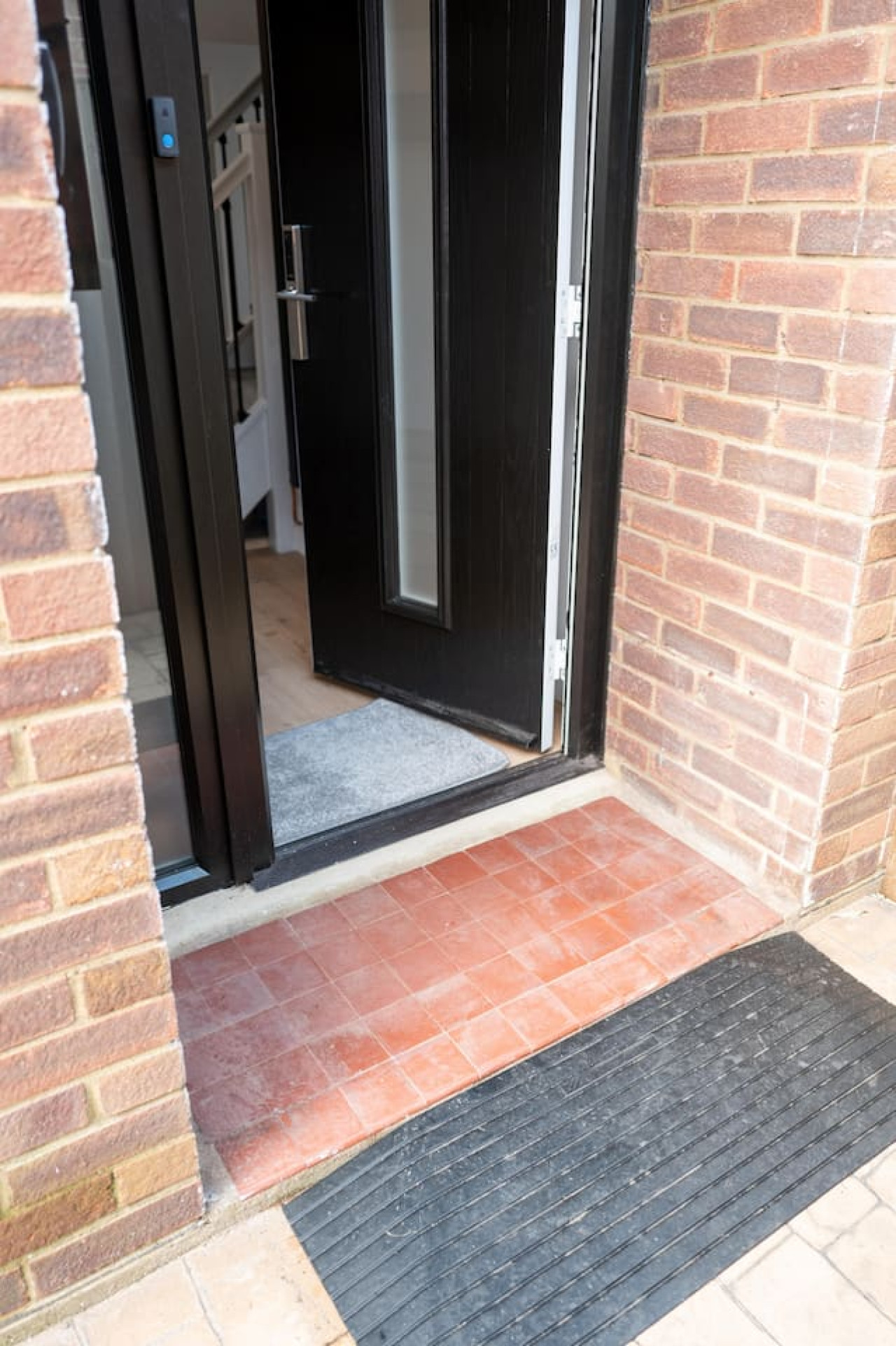 Accessible Clifftop Home with Sea View in 12 Cliff Gardens - Property image 35 - VivreStays