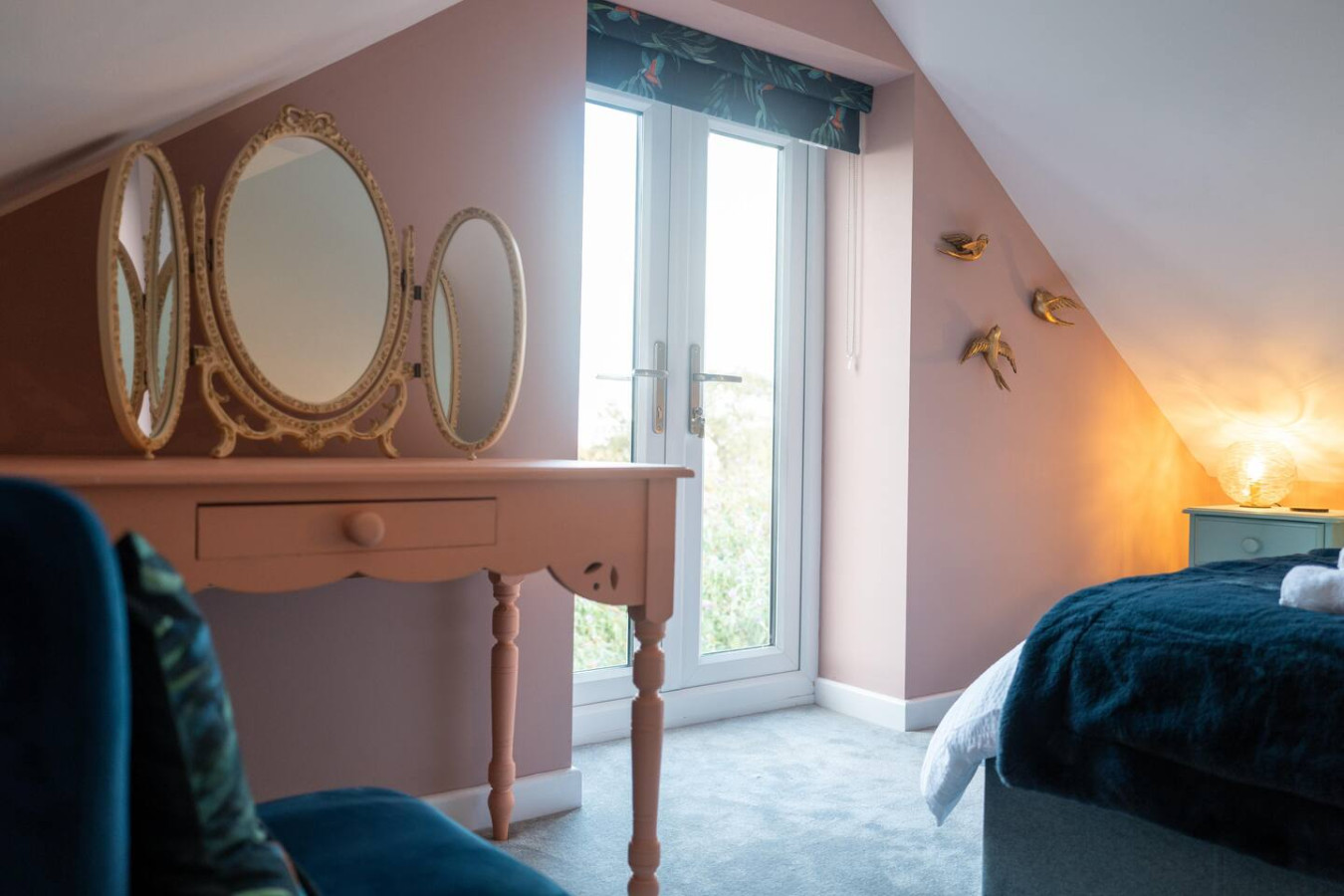 Accessible Clifftop Home with Sea View in 12 Cliff Gardens - Property image 2 - VivreStays