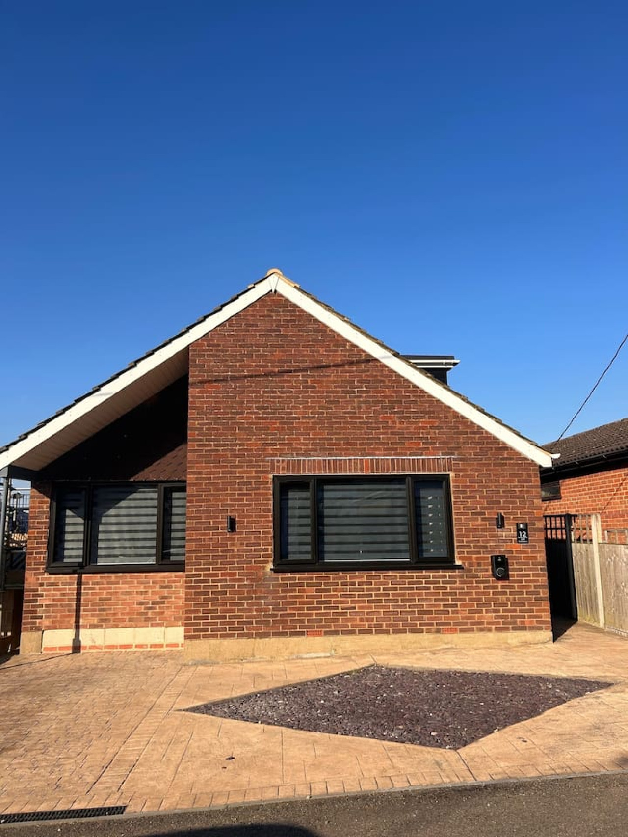 Accessible Clifftop Home with Sea View in 12 Cliff Gardens - Property image 66 - VivreStays