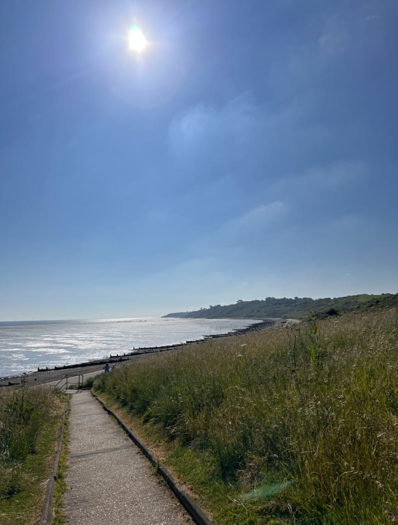 Accessible Clifftop Home with Sea View in 12 Cliff Gardens - Property image 43 - VivreStays