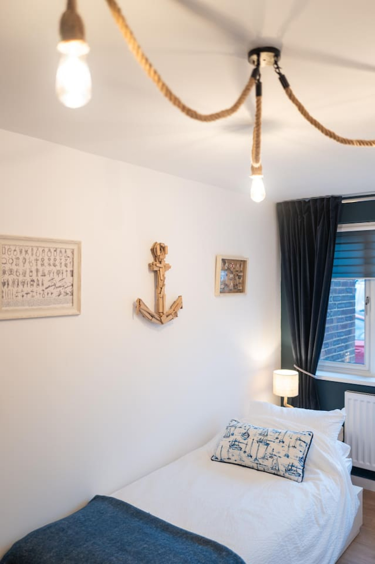 Accessible Clifftop Home with Sea View in 12 Cliff Gardens - Property image 22 - VivreStays