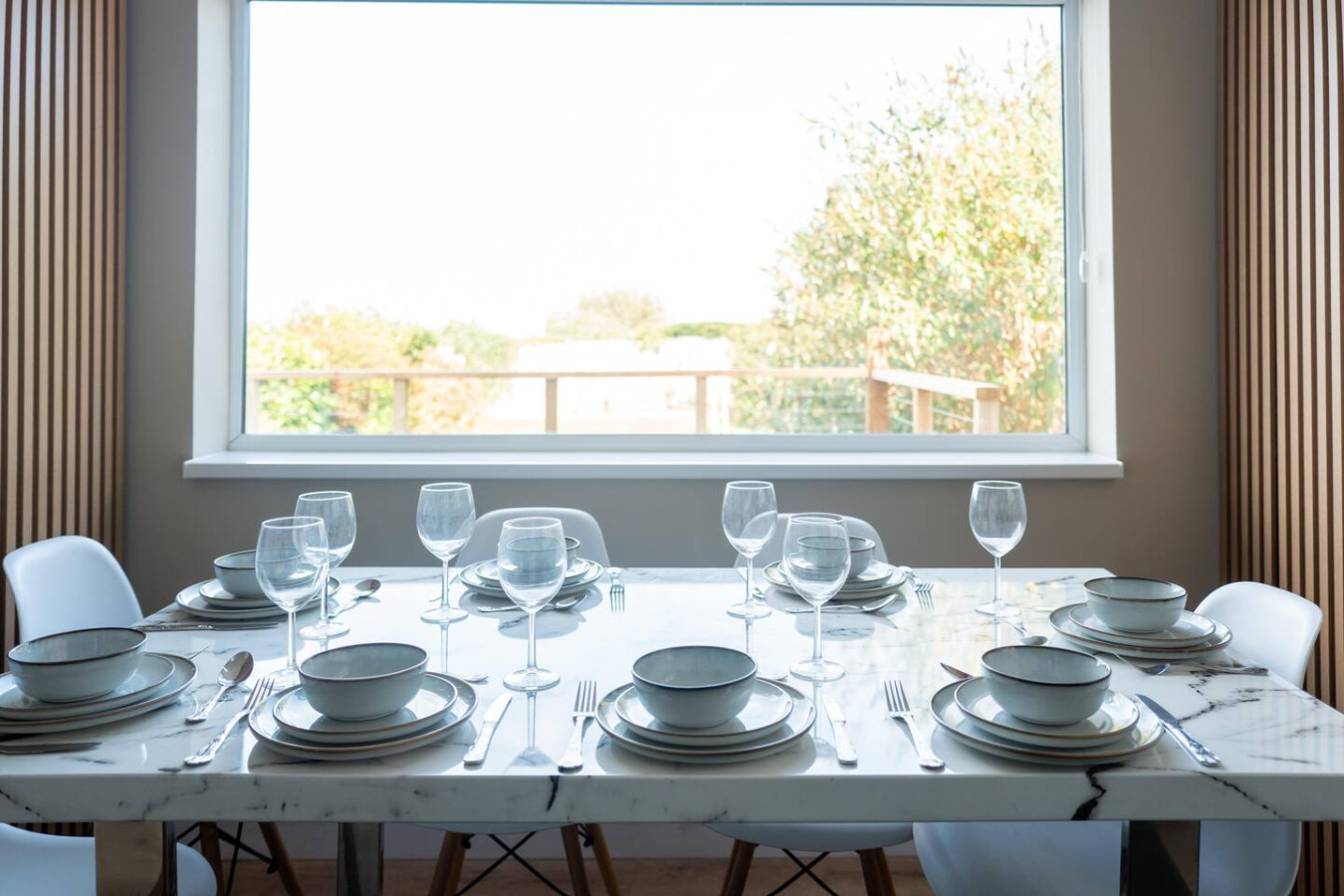 Accessible Clifftop Home with Sea View in 12 Cliff Gardens - Property image 8 - VivreStays