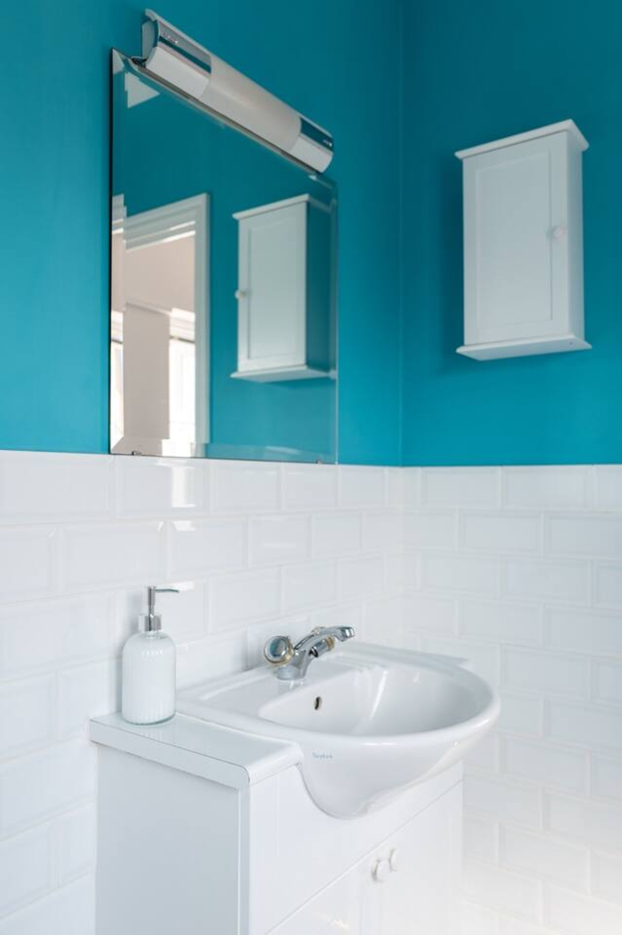Colourful 5BR Home | Sleeps 11 + Parking | Beaches in 9 Wigeon Road - Property image 25 - VivreStays