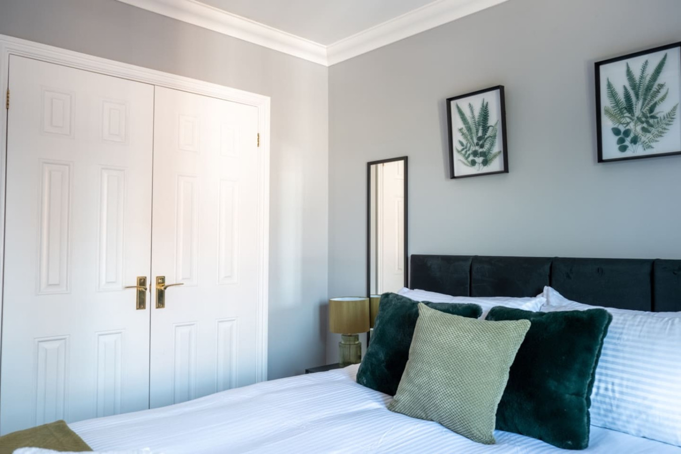 Colourful 5BR Home | Sleeps 11 + Parking | Beaches in 9 Wigeon Road - Property image 20 - VivreStays
