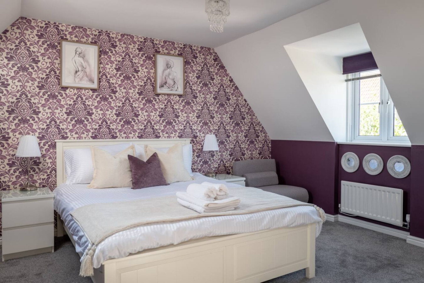 Colourful 5BR Home | Sleeps 11 + Parking | Beaches in 9 Wigeon Road - Property image 11 - VivreStays