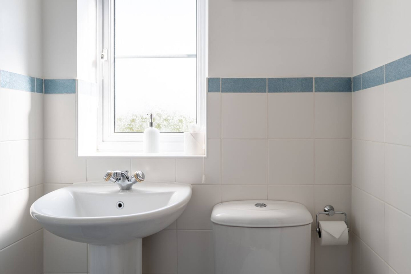 Colourful 5BR Home | Sleeps 11 + Parking | Beaches in 9 Wigeon Road - Property image 21 - VivreStays