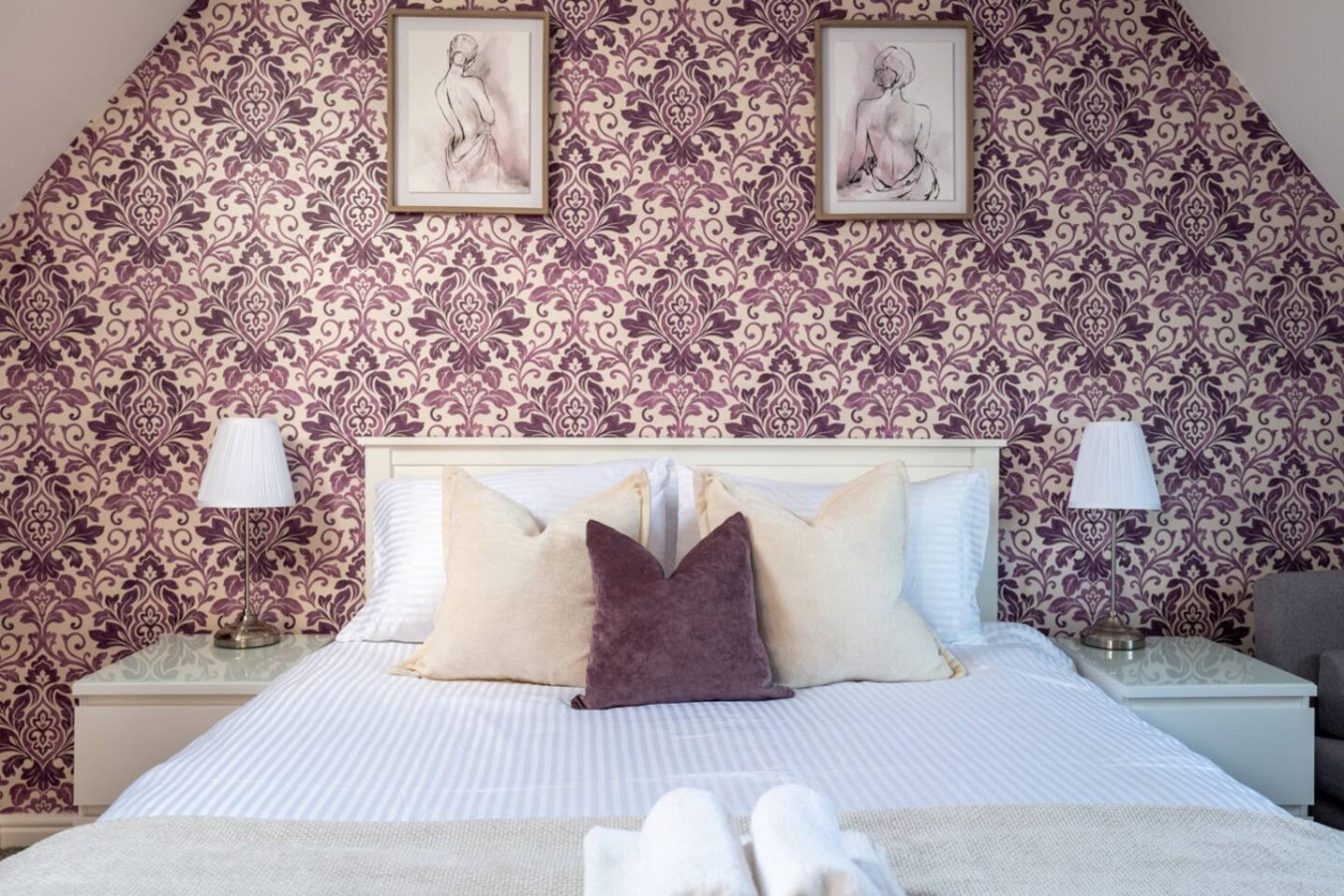 Colourful 5BR Home | Sleeps 11 + Parking | Beaches in 9 Wigeon Road - Property image 3 - VivreStays