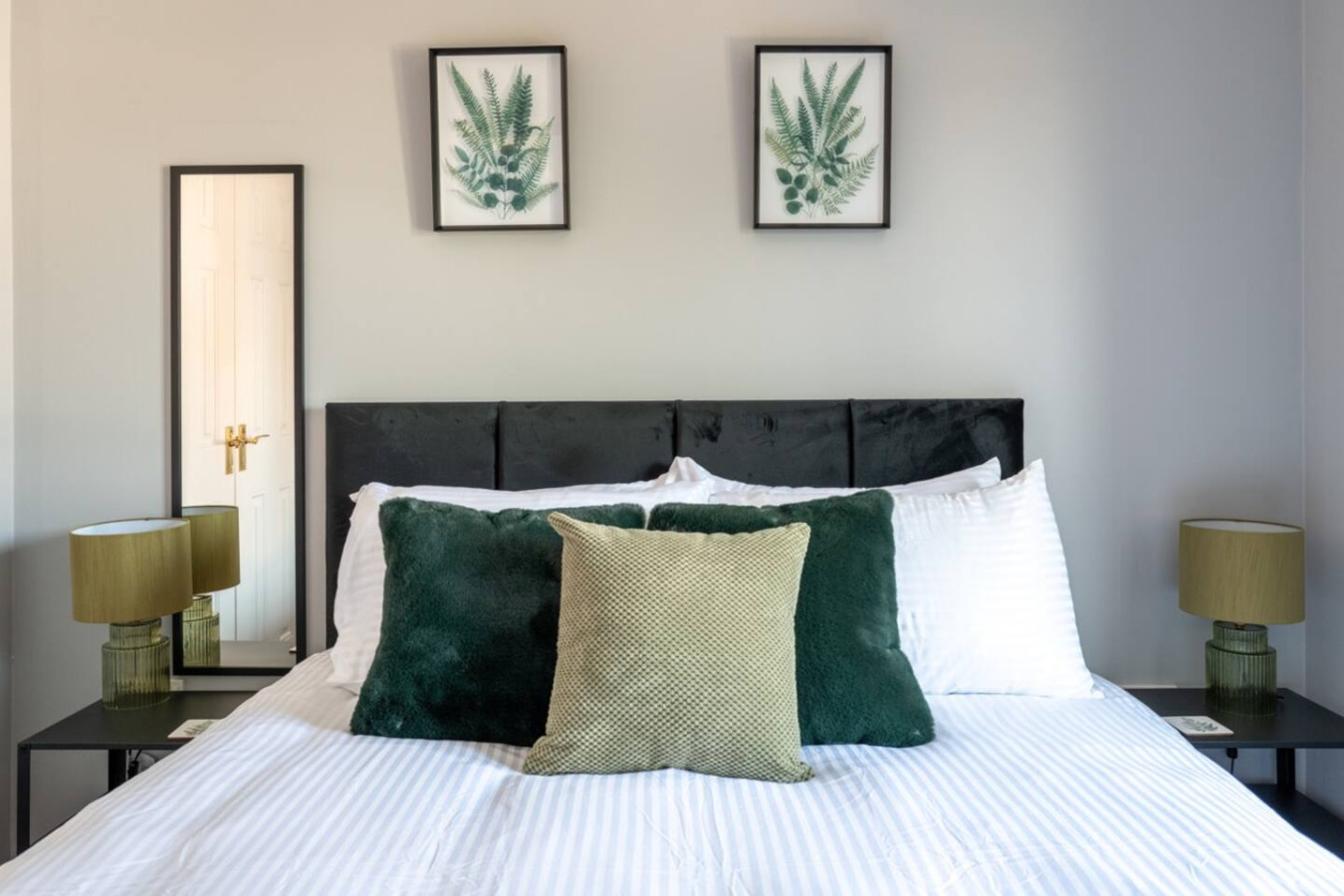 Colourful 5BR Home | Sleeps 11 + Parking | Beaches in 9 Wigeon Road - Property image 18 - VivreStays