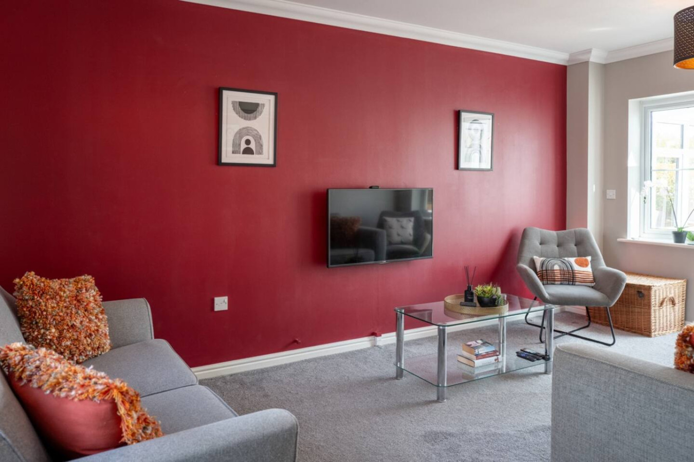 Colourful 5BR Home | Sleeps 11 + Parking | Beaches in 9 Wigeon Road - Property image 9 - VivreStays