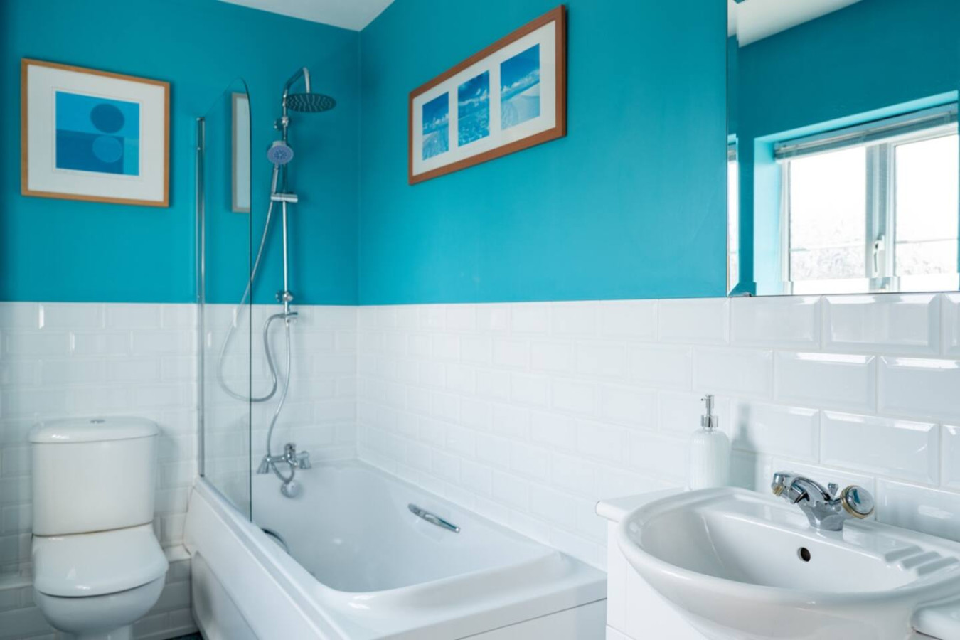 Colourful 5BR Home | Sleeps 11 + Parking | Beaches in 9 Wigeon Road - Property image 26 - VivreStays