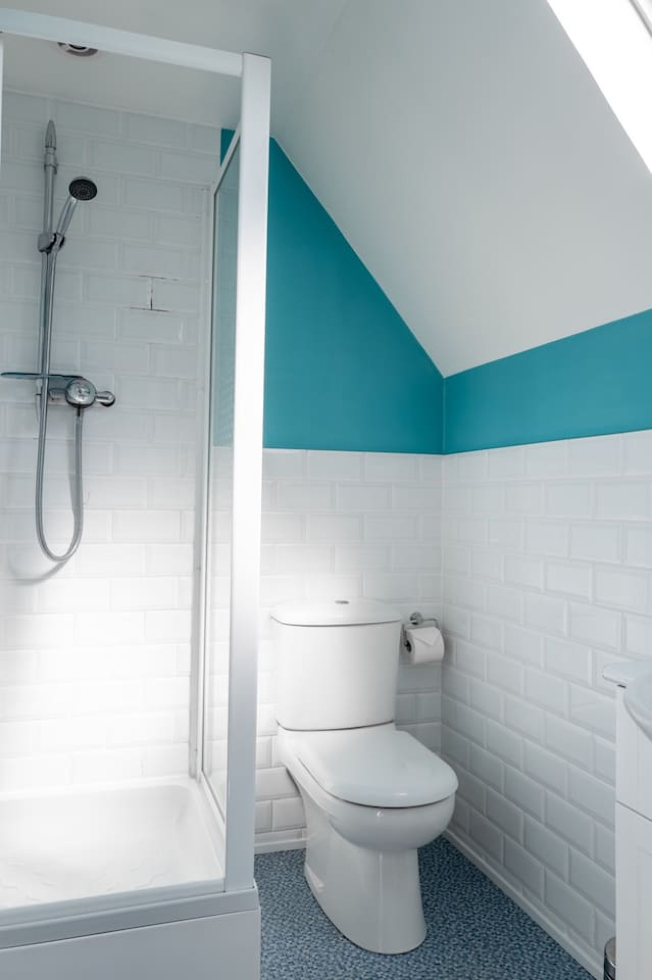 Colourful 5BR Home | Sleeps 11 + Parking | Beaches in 9 Wigeon Road - Property image 17 - VivreStays