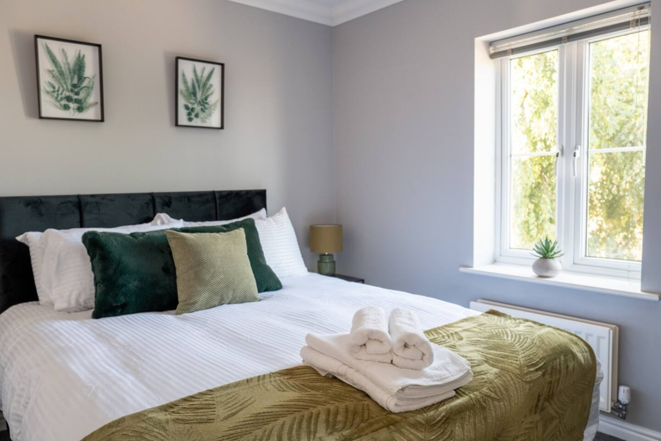 Colourful 5BR Home | Sleeps 11 + Parking | Beaches in 9 Wigeon Road - Property image 4 - VivreStays