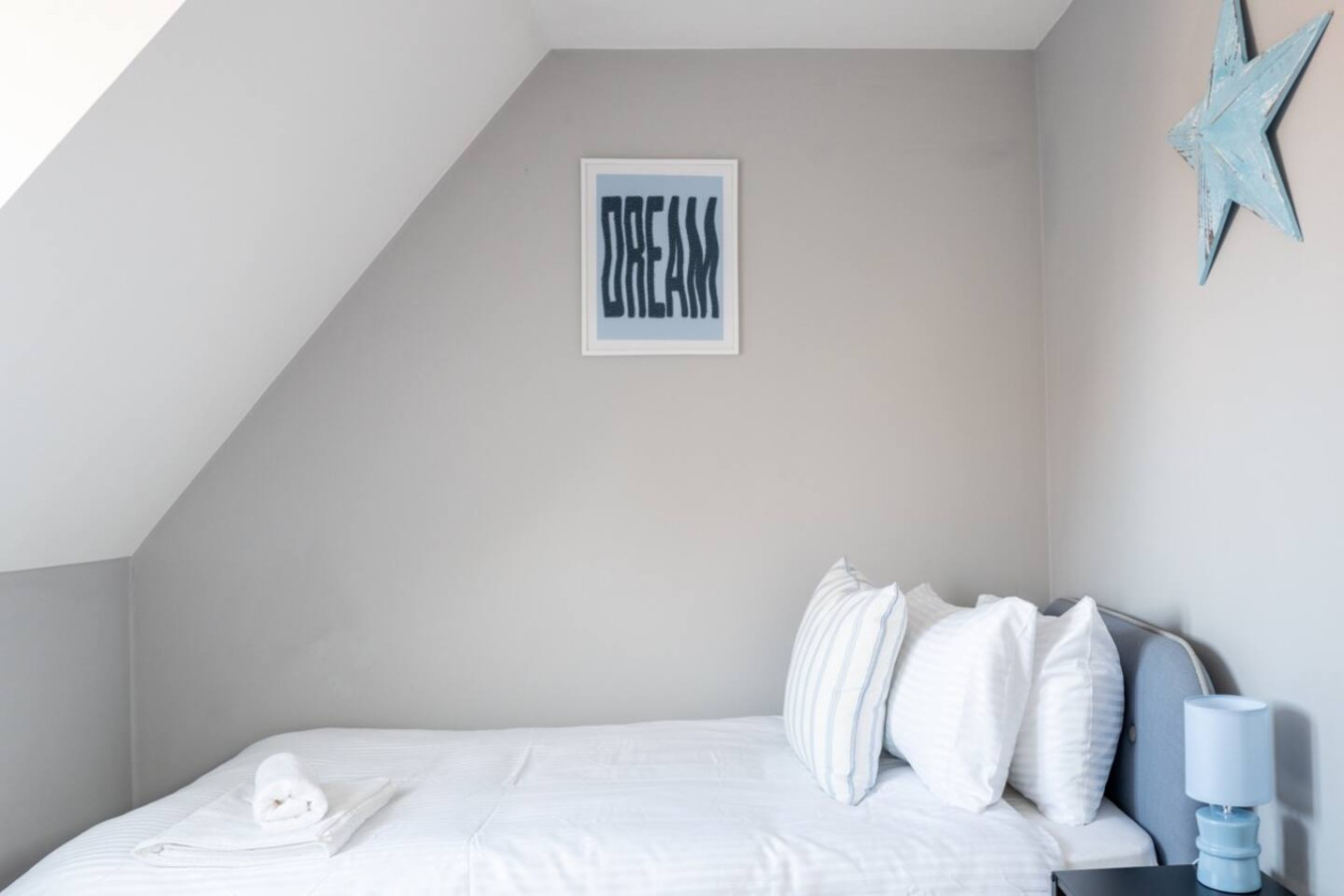 Colourful 5BR Home | Sleeps 11 + Parking | Beaches in 9 Wigeon Road - Property image 12 - VivreStays