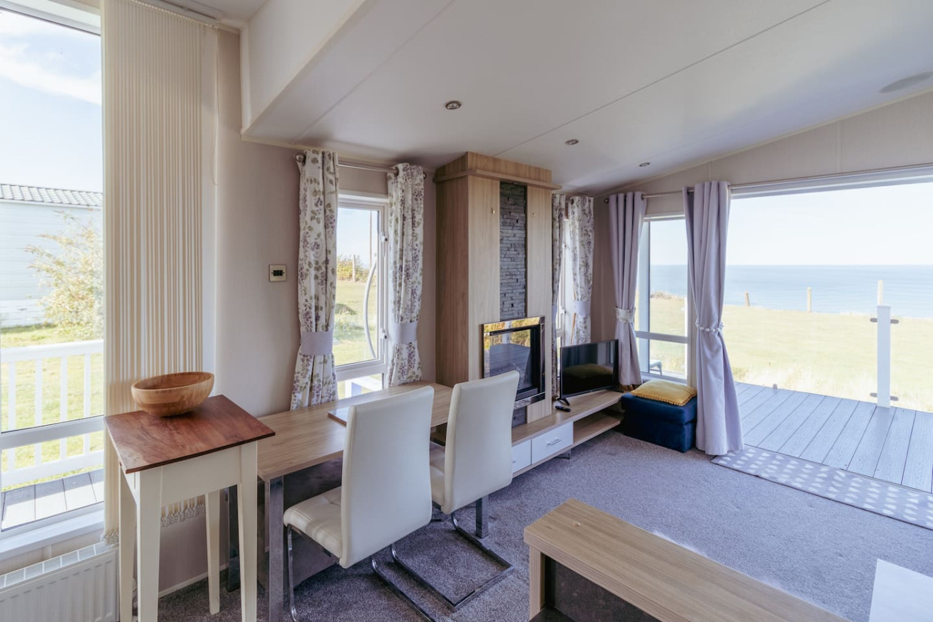 Stunning Sea View Lodge | Pool + Long Stays & Pets in Ashcroft Leisure Park 10 Millionaires Row - Property image 22 - VivreStays
