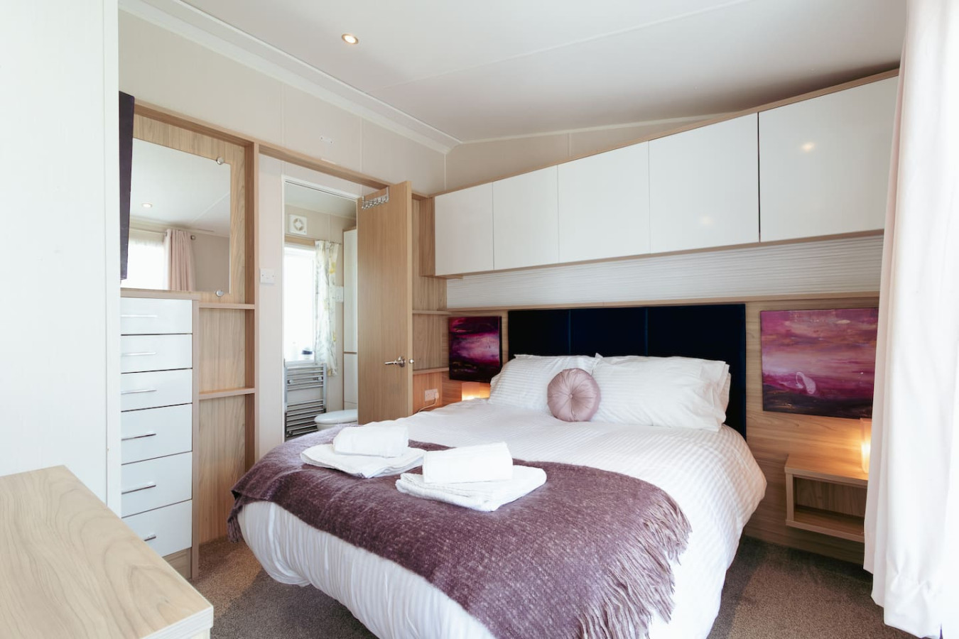 Stunning Sea View Lodge | Pool + Long Stays & Pets in Ashcroft Leisure Park 10 Millionaires Row - Property image 21 - VivreStays