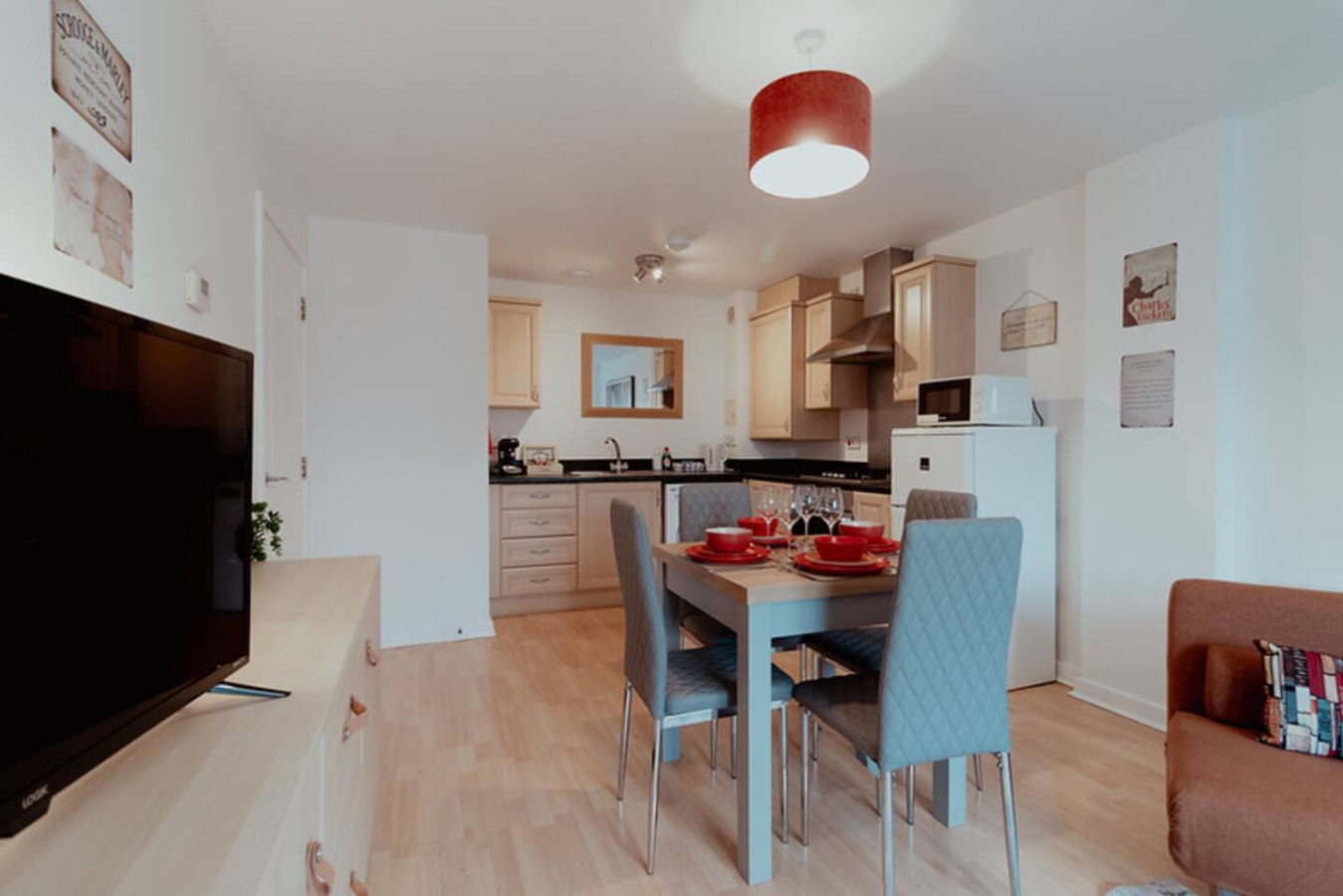 Stylish Flat | Nr High St | Parking | Pet Friendly in Lyon Court, High Street 56 - Property image 15 - VivreStays