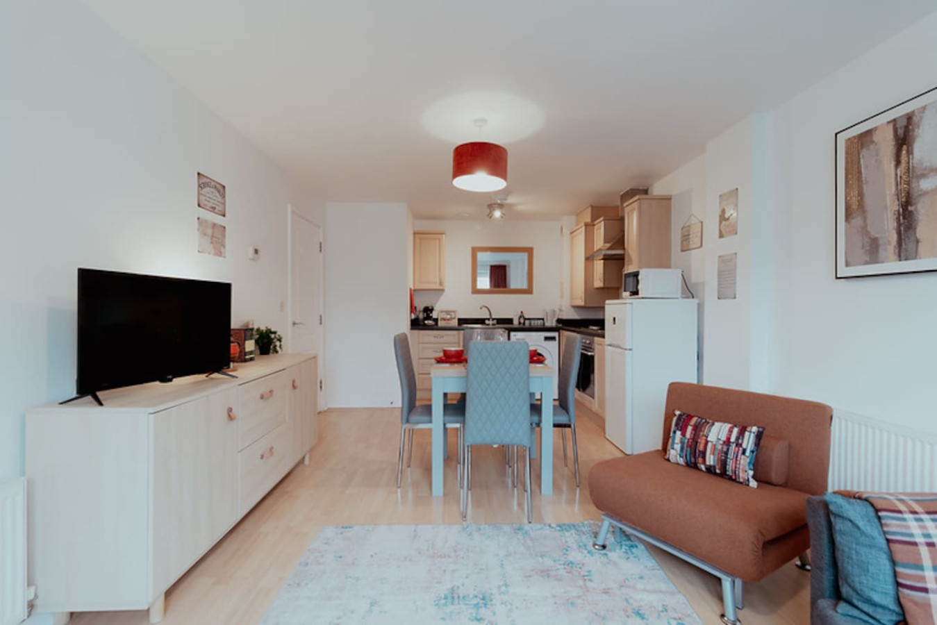 Stylish Flat | Nr High St | Parking | Pet Friendly in Lyon Court, High Street 56 - Property image 12 - VivreStays