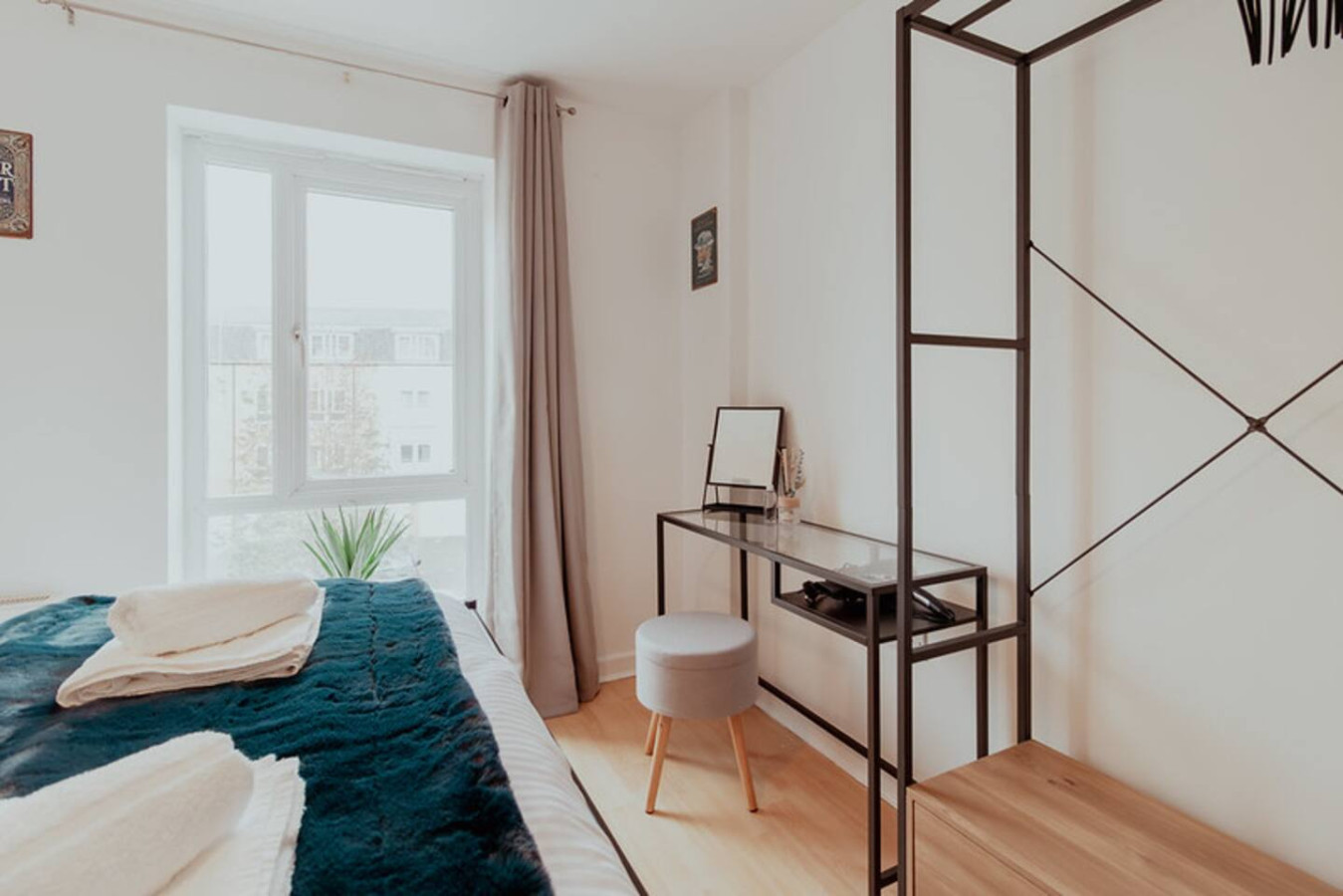 Stylish Flat | Nr High St | Parking | Pet Friendly in Lyon Court, High Street 56 - Property image 21 - VivreStays