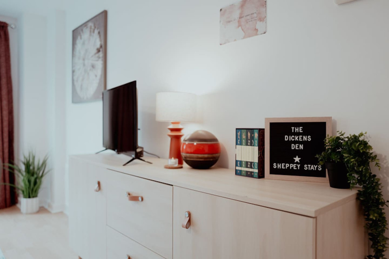 Stylish Flat | Nr High St | Parking | Pet Friendly in Lyon Court, High Street 56 - Property image 9 - VivreStays