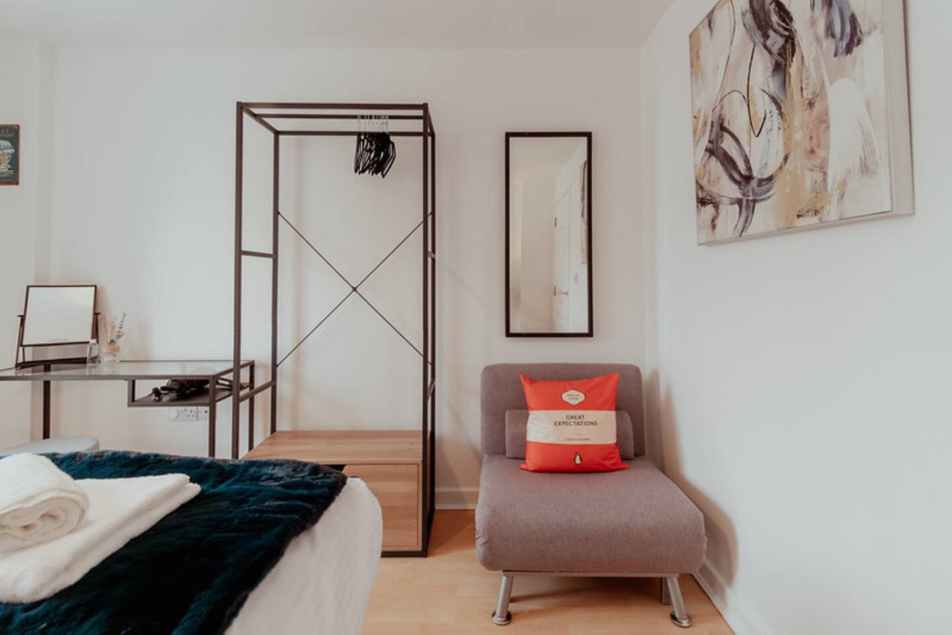 Stylish Flat | Nr High St | Parking | Pet Friendly in Lyon Court, High Street 56 - Property image 22 - VivreStays