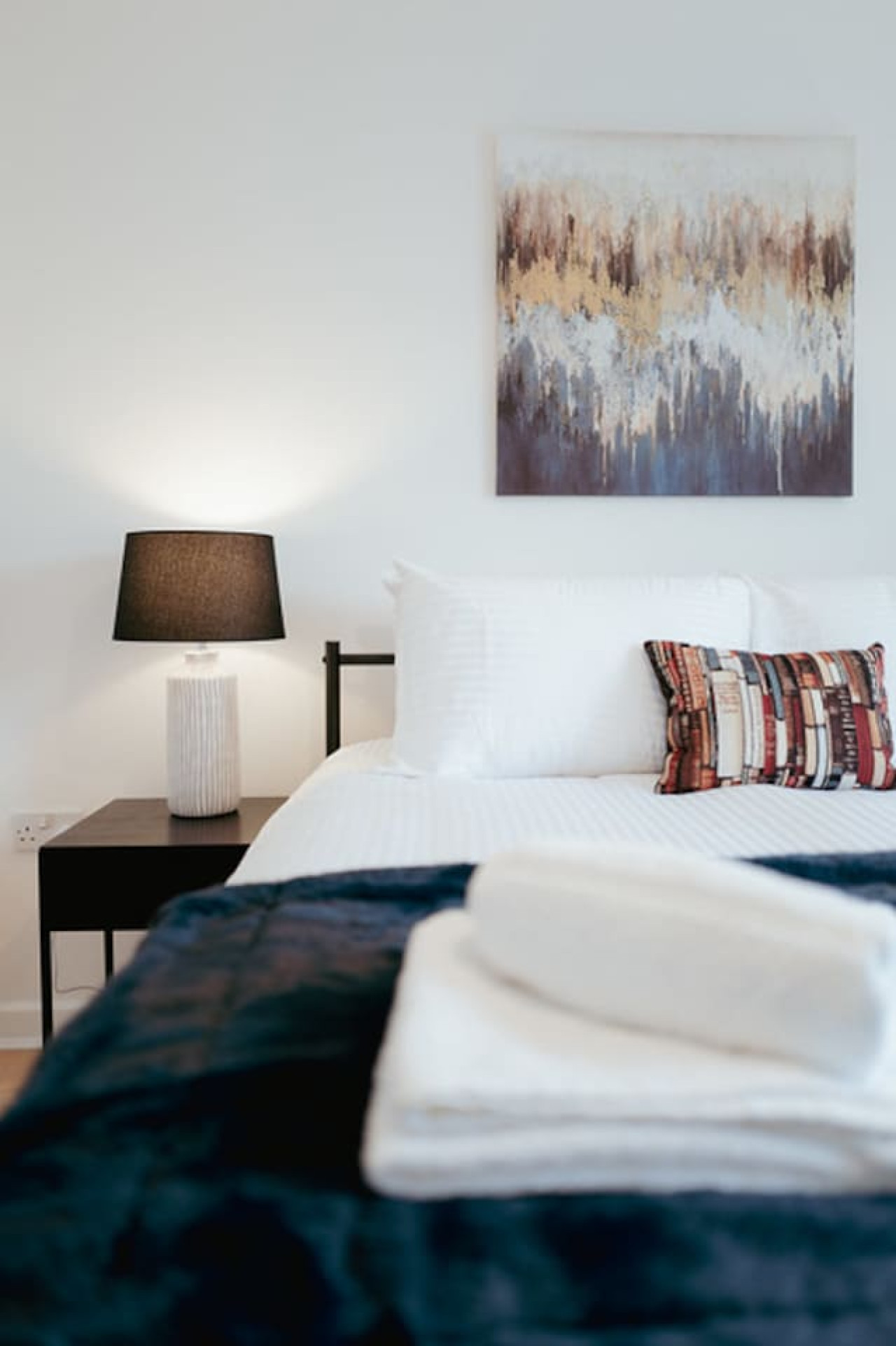 Stylish Flat | Nr High St | Parking | Pet Friendly in Lyon Court, High Street 56 - Property image 11 - VivreStays