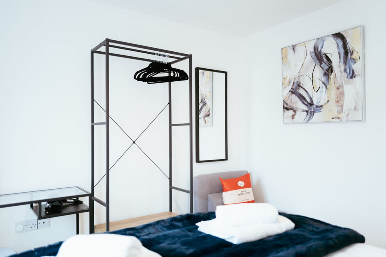 Stylish Flat | Nr High St | Parking | Pet Friendly in Lyon Court, High Street 56 - Property image 6 - VivreStays