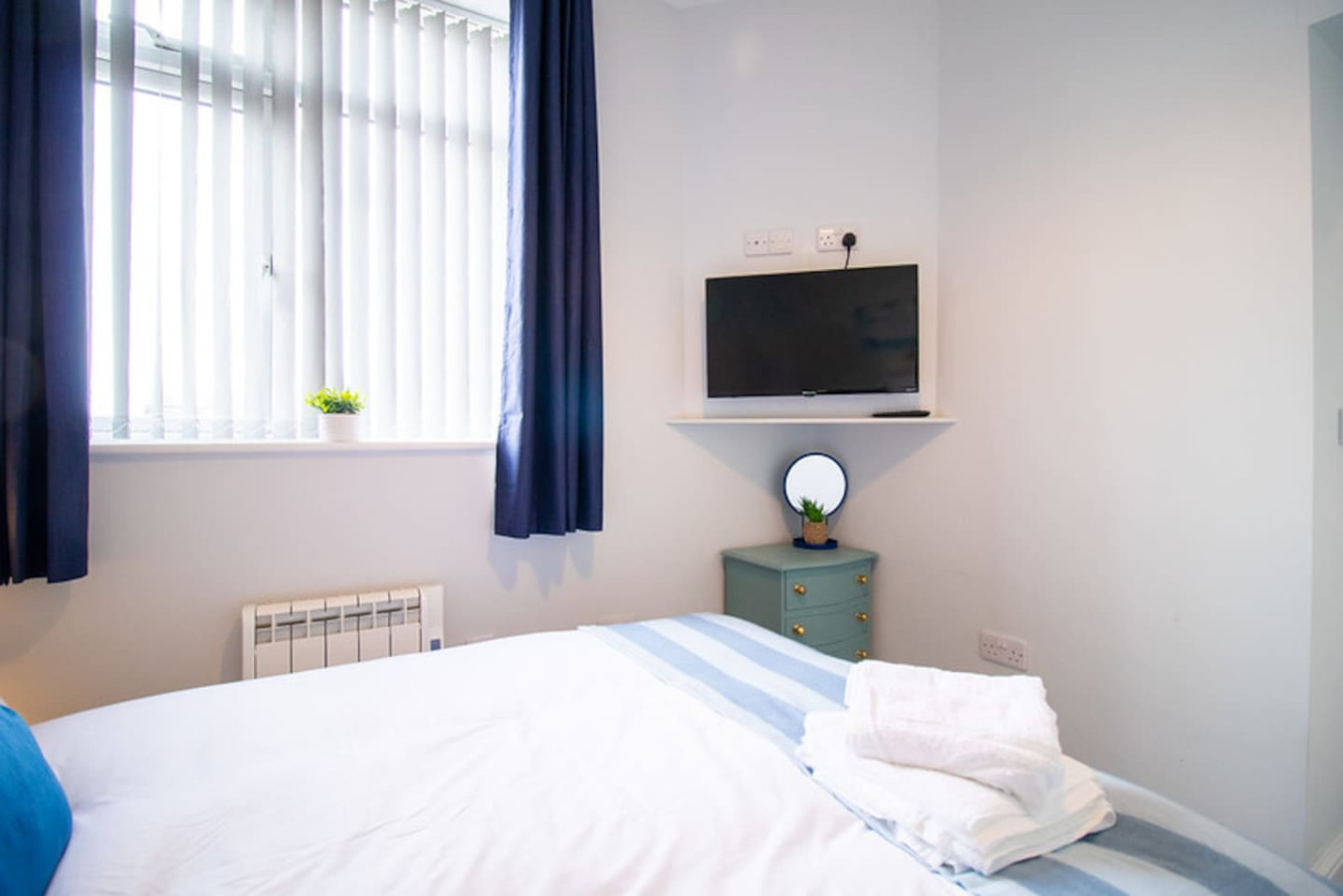 2BR Home | Parking x3 | Walk to Docks & Station in 13 Charles Street - Property image 47 - VivreStays