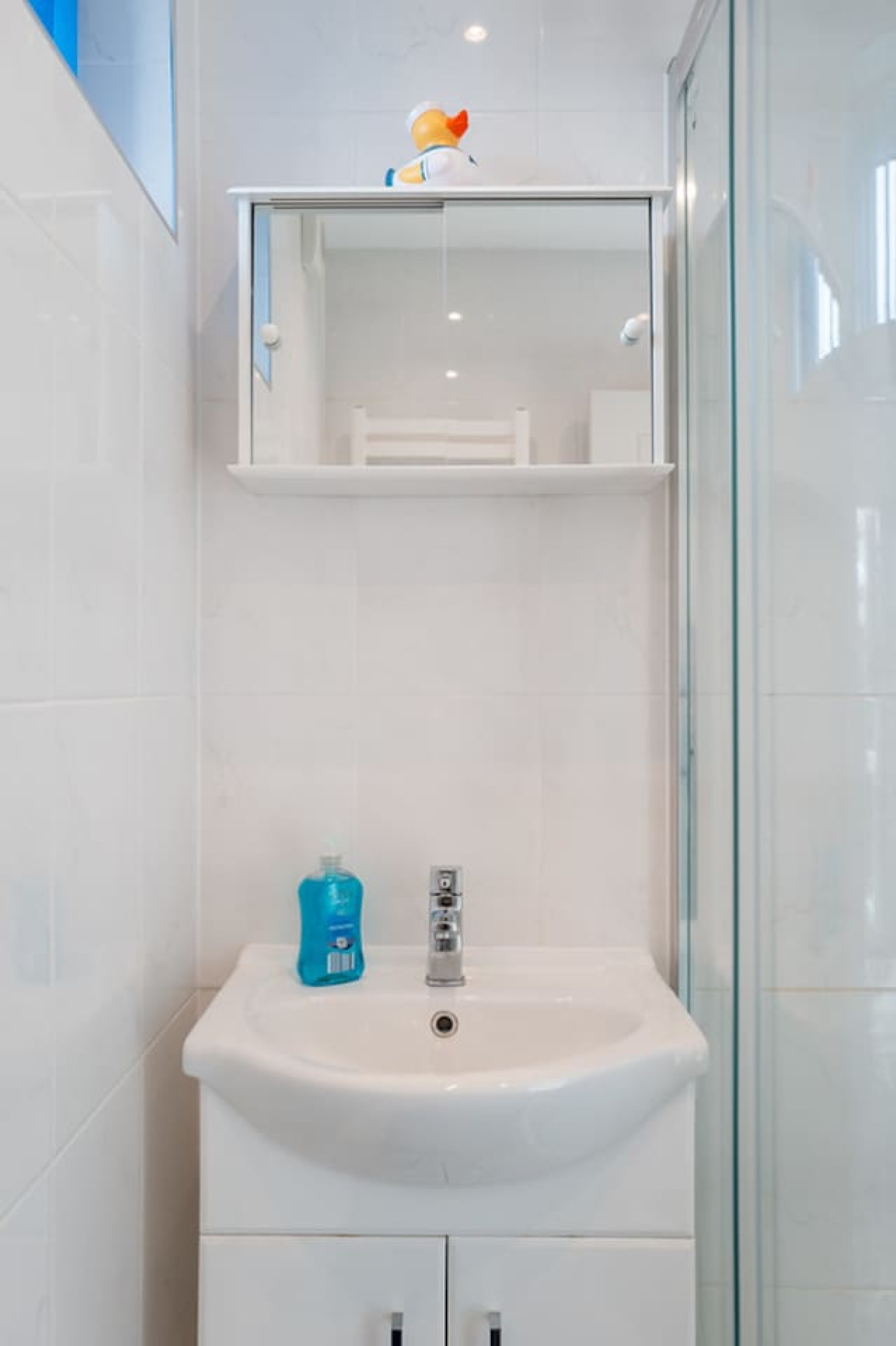 2BR Home | Parking x3 | Walk to Docks & Station in 13 Charles Street - Property image 36 - VivreStays