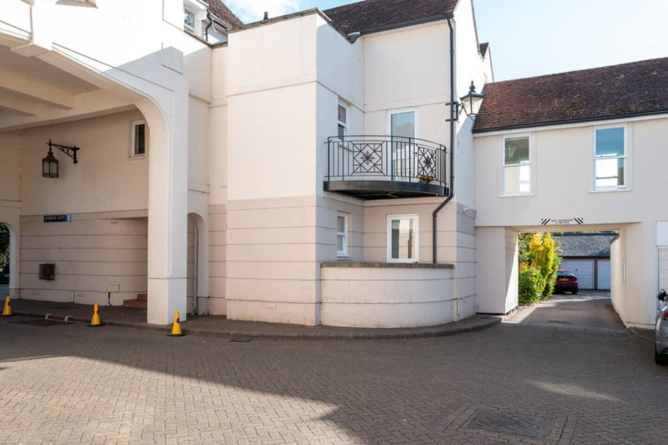 Cozy Home Near Quay with Parking and garden in 1 Lammas Gate, Abbey Street - Property image 36 - VivreStays