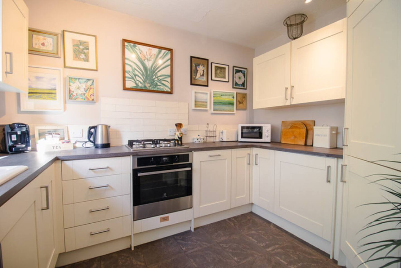 Cozy Home Near Quay with Parking and garden in 1 Lammas Gate, Abbey Street - Property image 45 - VivreStays