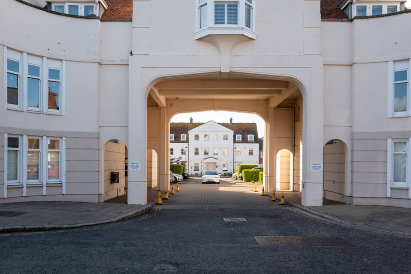 Cozy Home Near Quay with Parking and garden in 1 Lammas Gate, Abbey Street - Property image 5 - VivreStays