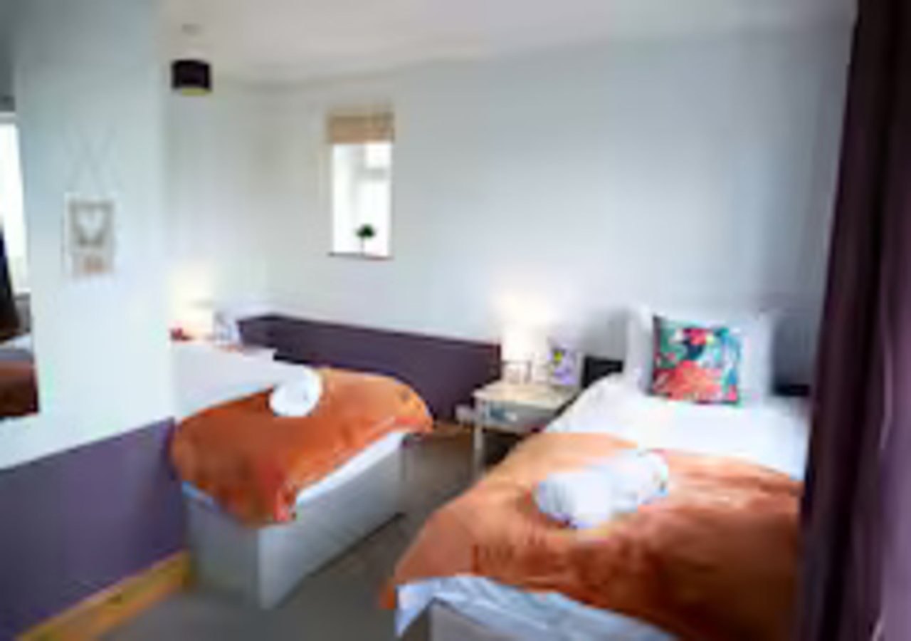 Pet-Friendly Kent Stay | Families & Contractors in 438 New Hythe Lane - Property image 16 - VivreStays