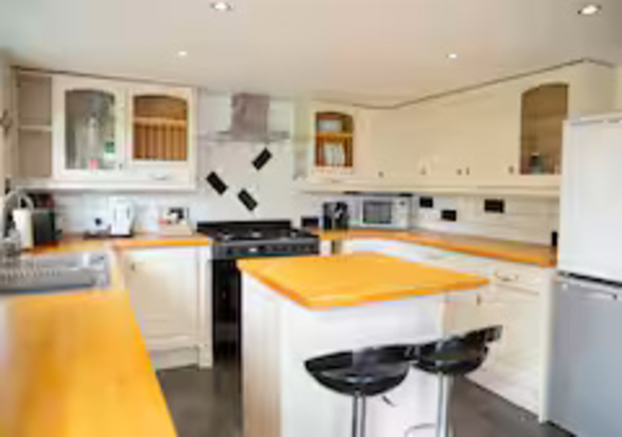 Pet-Friendly Kent Stay | Families & Contractors in 438 New Hythe Lane - Property image 44 - VivreStays