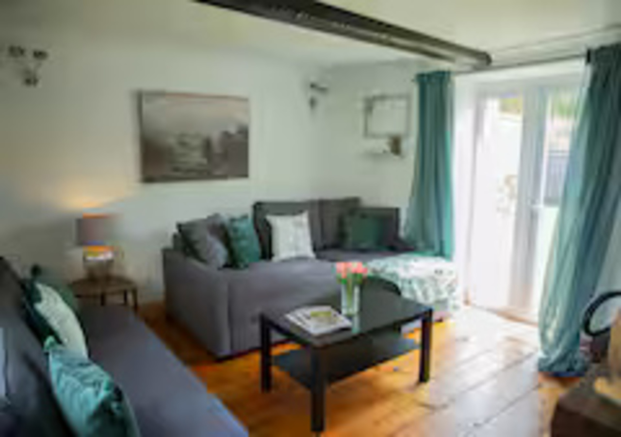Pet-Friendly Kent Stay | Families & Contractors in 438 New Hythe Lane - Property image 52 - VivreStays